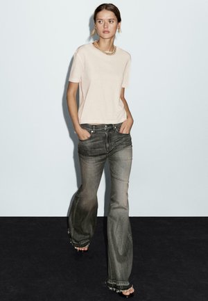 - T-shirt basic
