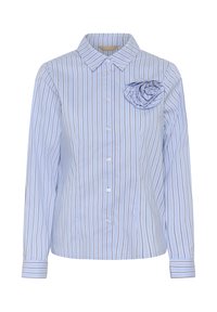 Svetlomodrá blúzka na zapínanie s bielymi a námorníckymi vertikálnymi pruhmi, dlhými rukávmi, golierom a textilnou kvetinovou ozdobou na ľavej strane hrudníka.