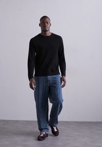 OFFICINE GENERALE NATE CNECK  - Πουλόβερ - black