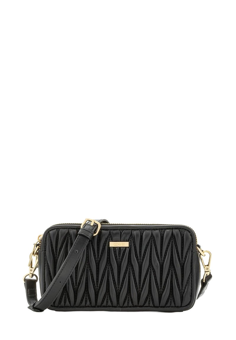 Czarna pikowana torebka na ramię wykonana z błyszczącego materiału syntetycznego. Posiada akcent ze złotego metalu oraz regulowany pasek. Zamek błyskawiczny.