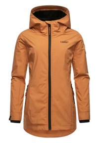 Giacca impermeabile arancione con zip nera, cappuccio regolabile e due tasche laterali. Presenta polsini neri e logo sul petto.