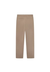 Pantaloni bej cu un design drept, confecționați dintr-un material neted. Au două buzunare la spate și un talie curată. Fără elemente decorative vizibile.