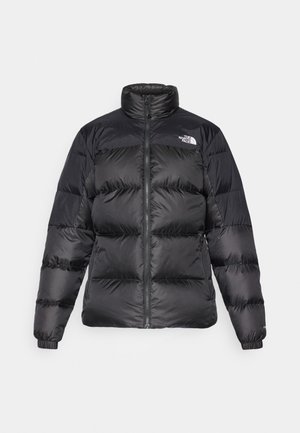 Doudoune noire avec col haut, fermeture éclair sur le devant et texture matelassée horizontale. Dotée de poignets élastiqués et d'un logo de la marque sur l'épaule gauche.