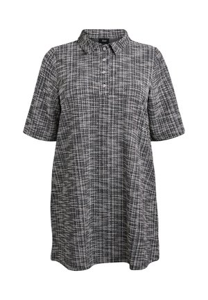 Zizzi, KURZES TEXTUR MIT GRAFISCHEM KAROMUSTER - Tričkové šaty - off white check