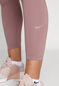 Nike Performance ONE  - Tights - smokey mauve/black