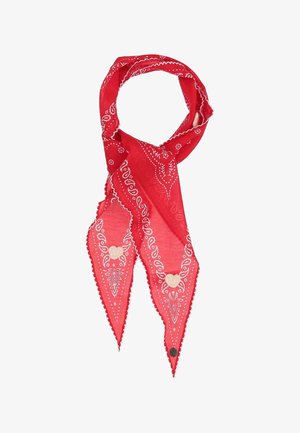 Pañuelo rojo con patrones de cachemira blancos, bordado en forma de corazón en cada extremo puntiagudo y un pequeño botón negro en una punta.