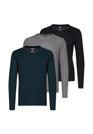 Trzy koszule z długim rękawem w kolorze ciemnego teal, szarym i czarnym. Wykonane z miękkiego materiału z klasycznym dekoltem typu crew neck.