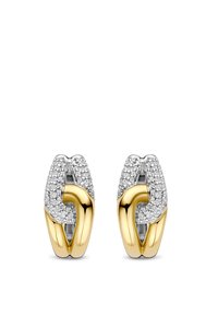 Zwei Ohrringe mit ineinandergreifenden Gliedern, wobei ein Glied goldfarben und das andere silberfarben ist, verziert mit klaren Kristallschmuckelementen.