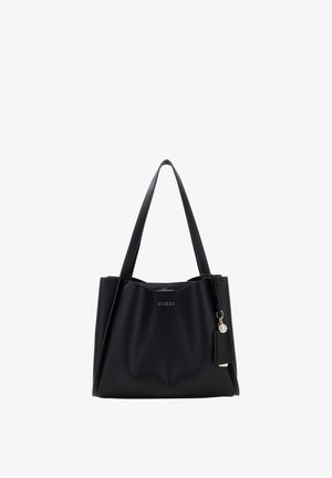 Sac fourre-tout en similicuir noir avec deux longues poignées, surface texturée, détail du logo à l'avant, et une étiquette d'accent amovible.