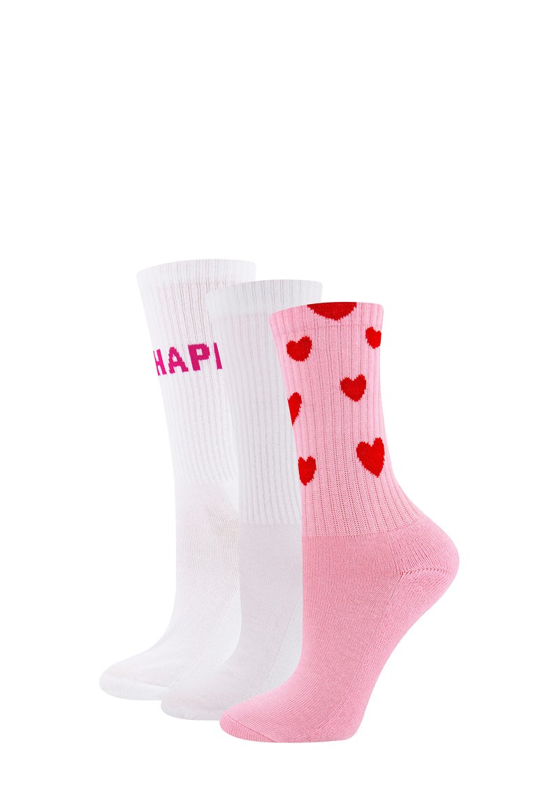 Trzy pary skarpetek: jedna biała z napisem "HAPPY" w różowych literach, jedna zwykła biała i jedna jasnoróżowa w czerwone serca, wszystkie o długości do połowy łydki.