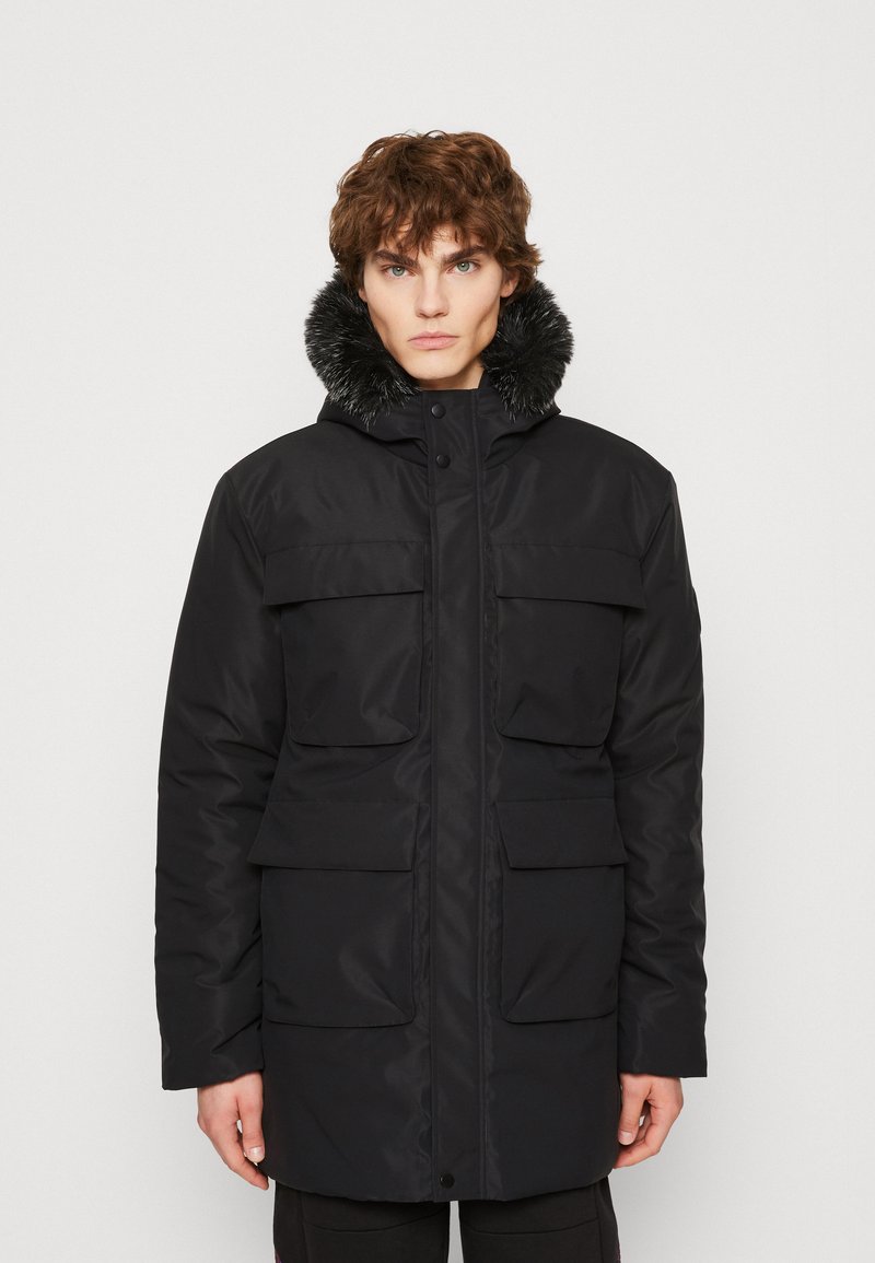 CLOSURE London EXPLORATION POCKET LONG JACKET Winter coat black