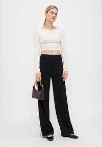 Vero Moda Tall VMBERLIN WIDE PANEL - Hlače - black