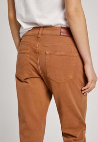 Pepe Jeans Mammajeans - brown