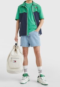 Tommy Jeans Džínové kraťasy - light-blue denim