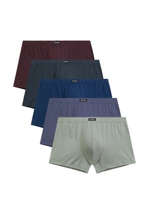 - Bokserki z krótkimi nogawkami