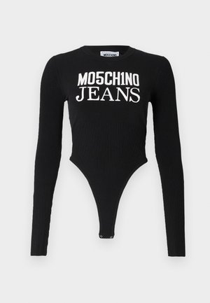 Črn bodi z dolgimi rokavi z rebrasto teksturo in natisnjenim napisom "MOSCHINO JEANS" v beli barvi. Ima visoko izrezovanje s tlačnim zapiranjem na dnu.