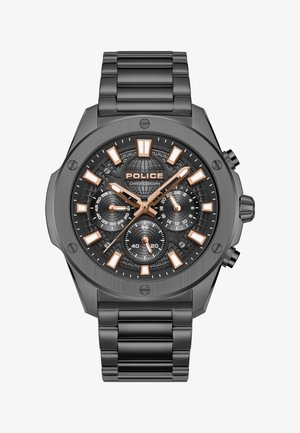 Czarny metalowy zegarek typu chronograf marki Police z różowozłotymi akcentami, trzema małymi tarczami, wyrazistymi indeksami godzin oraz teksturowanym wzorem globu na tarczy.