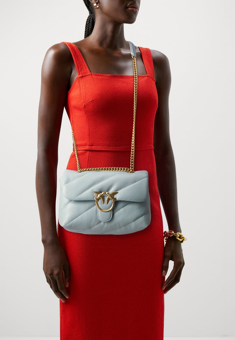 Pinko LOVE PUFF CLASSIC - Schoudertas - light blue