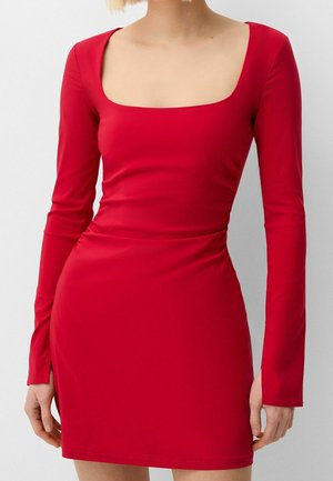 Pouzdrové šaty - red