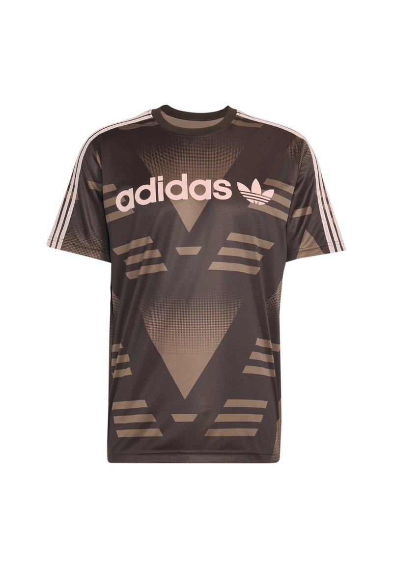 Maglietta Adidas marrone scuro con logo rosa pallido, motivi geometrici e tre strisce rosa pallido su ogni manica.