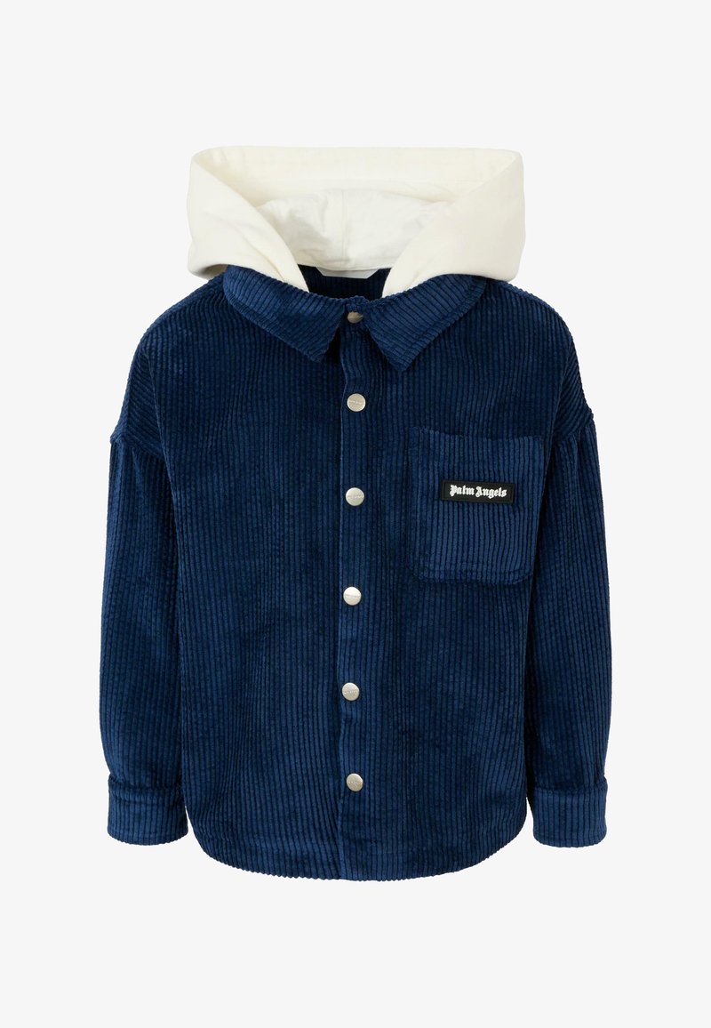 Giacca camicia in corduroy blu navy con cappuccio bianco, bottoni frontali, una tasca e etichetta "Palm Angels". Tessuto testurizzato con righe verticali.