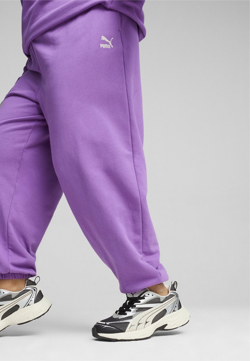 Puma BETTER CLASSICS - Donji dijelovi trenirke - ultraviolet