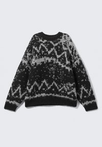 Pull en tricot noir et gris à motif avec un col rond et un ourlet côtelé. Présente des motifs géométriques et une apparence douce et texturée.