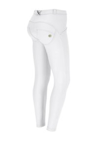 Leggings blancs ajustés, en tissu lisse. Présentent des coutures courbes, une poche au dos et un petit accent logo.