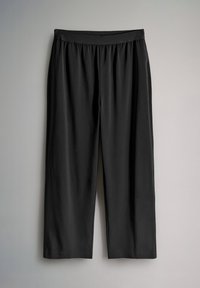Pantalon noir, raccourci, à jambes larges avec une taille élastique, fabriqué dans un tissu lisse et léger. Aucune motif ou accessoire visible.