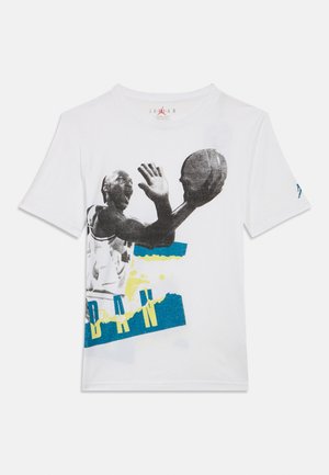 - T-shirt z nadrukiem