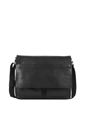 Schwarze Ledermessenger-Tasche mit Frontklappe, zwei Taschen darunter und einem verstellbaren Schultergurt.