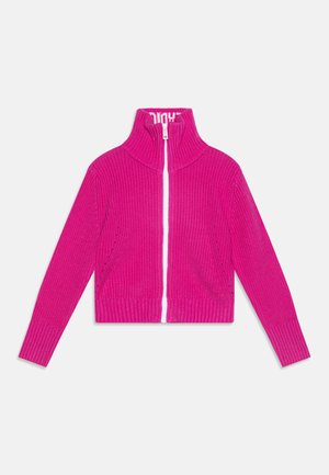 Fuchsia ribbed zipper cardigan with high collar, white zipper, and textured fabric. Features side slits and fitted sleeves.