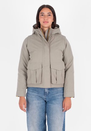 Lichtgrijze hoodiejack met een voorrits en twee grote zijzakken. Bevat een gestructureerde stof en een contrasterende voering aan de binnenkant.