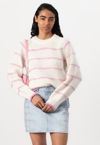 Pieces PCNELIA LS O-NECK BC - Džemperis - birch/pink/purple