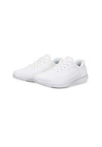 Zapatillas deportivas blancas con un upper sintético liso, puntera redonda, diseño de cordones, acentos texturizados en los laterales y una suela acolchada.
