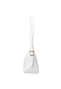 Borsa a tracolla in pelle bianca con forma triangolare, dotata di una sola tracolla e di un dettagli in metallo dorato. La superficie testurizzata aggiunge interesse visivo.