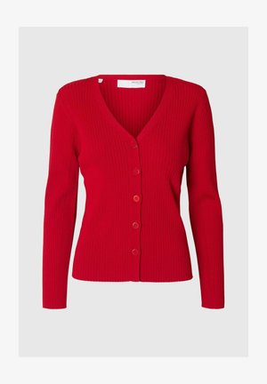 Czerwony kardigan z prążkowanej dzianiny, z dekoltem w serek, długimi rękawami i sześcioma dopasowanymi guzikami z przodu. Wykonany z miękkiego, teksturowanego materiału.