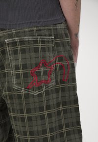 Thumbnail Image 8
