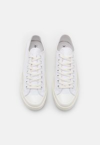 Converse CHUCK 70 UNISEX - Tenisky - white/vintage white/black