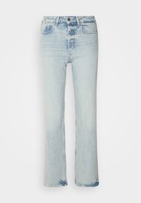 Lyseblå denimjeans med rett benkutt, høy midje, fem lommer og knappelukking. Falmet vask med subtile slitemerker.