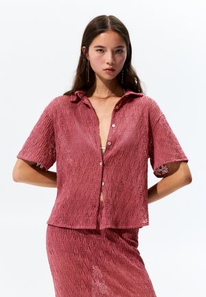 PULL&BEAR SHORT SLEEVE - Button-down blouse - pink