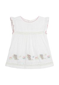 Vestido de algodón blanco con mangas cortas y volantes, acento de encaje, ratones bordados y patrones florales a lo largo del dobladillo.