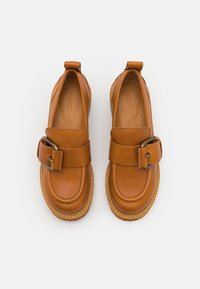 See by Chloé Czółenka