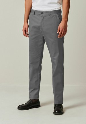 Next SOFT TOUCH-SLIM FIT - Chinos tipa bikses - charcoal grey