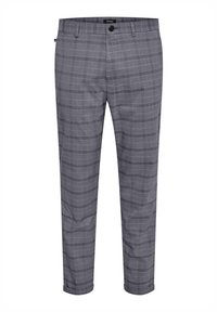 Pantalones de cuadros grises con un ajuste entallado, que presentan un cierre de botón, bolsillos laterales y un sutil patrón de tela texturizada.
