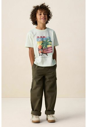 MIT ARTWORK-PRINT  - T-shirt print - hellgrün