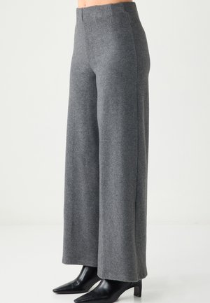 RELAXED FIT SOFT TEXTURED WIDE  - Stoffhose - grey