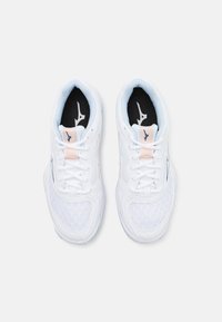 Mizuno WAVE PHANTOM 3 biały