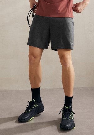 ESSENTIALS HEATHERTECH  - Pantalón corto de deporte - black (001)
