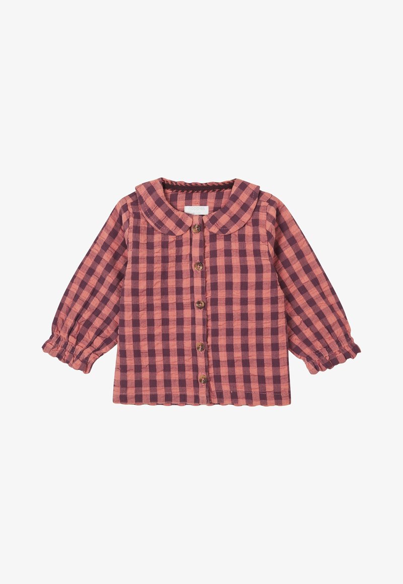 Chemise bébé à manches longues avec motif à carreaux rouges et rouge foncé, col rond, fermeture boutonnée devant, et poignets élastiqués froncés.